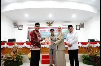 Pjs Bupati Tanah Datar Jawab Pertanyaan Fraksi DPRD atas Ranperda APBD 2025