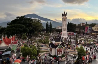 Ditengah Bencana Melanda Sumbar, Berkat Komando Erman Safar Kunjungan Wisatawan Tetap Stabil ke Bukittinggi     