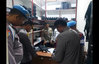 Wakapolres Padang Panjang Pimpin Pemeriksaan Senjata Api Dinas