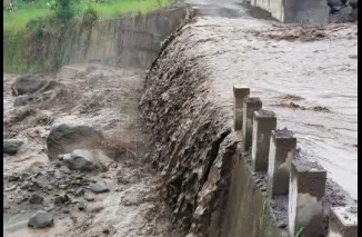 Intensitas Hujan Tinggi, Warga di Bantaran Sungai Aliran Gunung Marapi Diimbau Waspada