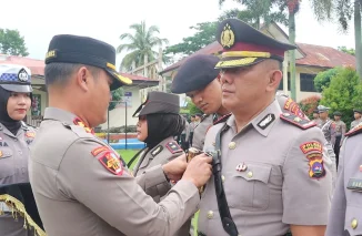 Jabatan Wakapolres Tanah Datar Diserahterimakan dari Hikmah ke Yulandi