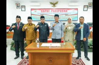 DPRD Tanah Datar Rapat Paripurna Pemberhentian dan Pengangkatan Bupati dan Wakil Bupati