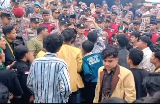 Tolak RUU TNI, Aliansi Mahasiswa Gelar Demo ke DPRD Bukittinggi