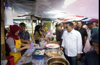 Bupati Tanah Datar Kunjungi Pasar Pabukoan Batusangkar