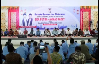 Bupati dan Wabup Tanah Datar Buka Puasa Bersama dengan Masyarakat