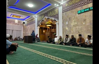 Safari Ramadhan ke Masjid Istiqamah, Staf Ahli Ade Mulyani: Jangan Fokus sebagai Penerima Gaji