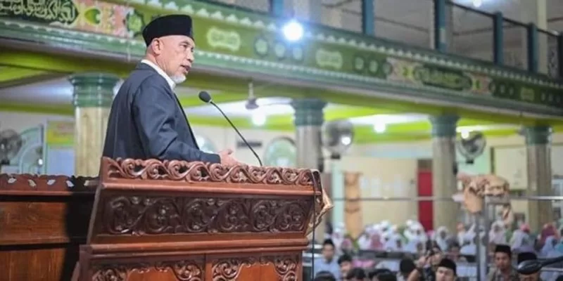 Gubernur Sumatera Barat, H. Mahyeldi Ansharullah, S.P.  Datuak MarajoKetua DPD IKM Kota Bengkulu, Efri Yandi Luthan