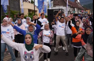 Masyarakat Tumpah Ruah Ikut CFD di Pasar Pusat