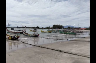 Nelayan Tiku Terjebak di Darat: BBM Langka, Perut Keluarga Kosong