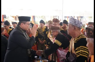 Wabup Ahmad Fadly Hadiri Pengukuhan 37 Pangulu di Nagari Barulak