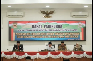 DPRD Tanah Datar Dengarkan Nota Penjelasan Wabup Ahmad Fadly Terkait Ranperda RPJMD 2025 - 2029