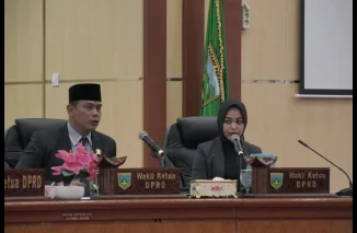 Fraksi DPRD Sampaikan Pemandangan Umum atas Ranperda RPJMD dan Perubahan APBD 2025