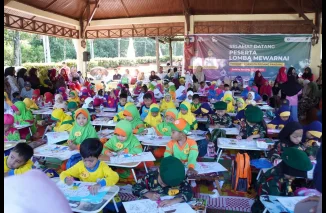 Bunda Literasi Apresiasi Kreativitas Anak dalam Lomba Mewarnai Festival Literasi
