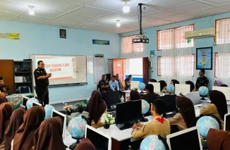 Siswa SMKN 1 Ikuti Program Jaksa Mengajar, Kajari: Siswa-Siswi Harus Paham Hukum