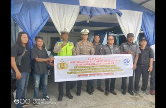 Semarak HUT RI ke-80, PJS Sibolga-Tapteng dan Polres Tapteng Bagikan Bendera Merah Putih