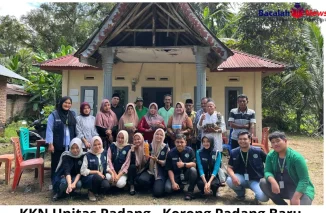 Edukasi Eco Enzyme untuk Lingkungan Sehat: Mahasiswa KKN Korong Padang Baru Universitas Tamansiswa Padang Beraksi di Korong Padang Baru
