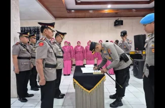Kapolres Pimpin Sertijab Wakapolres dan Kasat Lantas