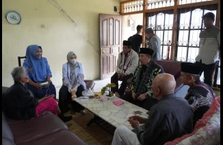 Wako Hendri Tinjau Lansia Patah Tangan, Pastikan Penanganan Cepat di RSUD