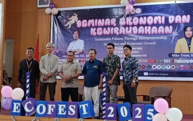 Himpunan Mahasiswa Departemen Ilmu Ekonomi Gelar Seminar Ekonomi dan Kewirasahaan, Kamis (16/10/2025), di Auditorium Prof. Kamaluddin, Fakultas Ekonomi dan Bisnis (FEB) Universitas Negeri Padang (UNP). (Foto Istimewa)