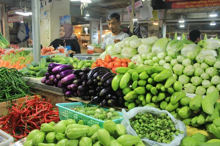 Harga Pangan Cenderung Turun di Pasar Padang Panjang.