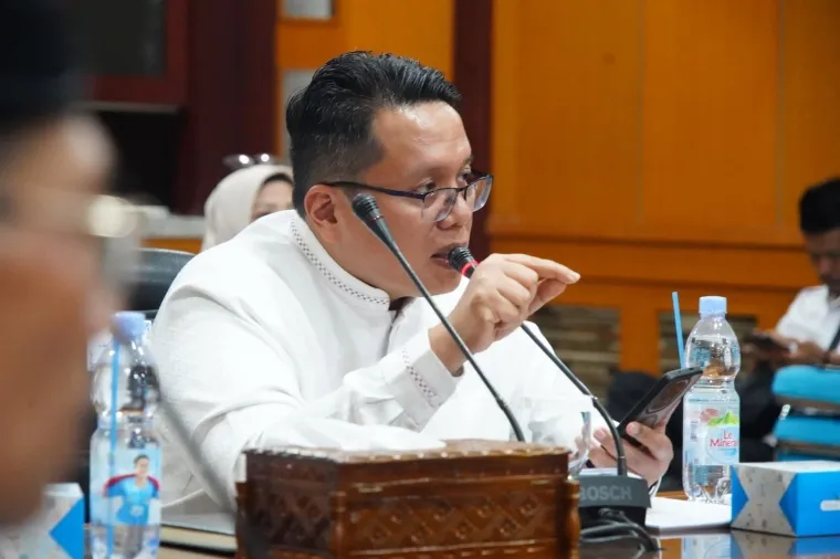 Wabup Ahmad Fadly memberikan arahan saat rakor penurunan angka stunting