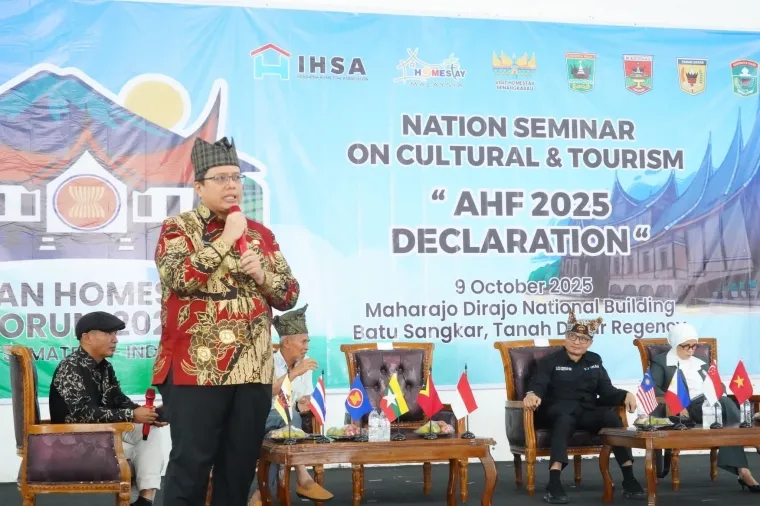 Wabup Ahmad Fadly memberikan apresiasi pelaksanaan AHF 2025 Declaration di Kabupaten Tanah Datar.