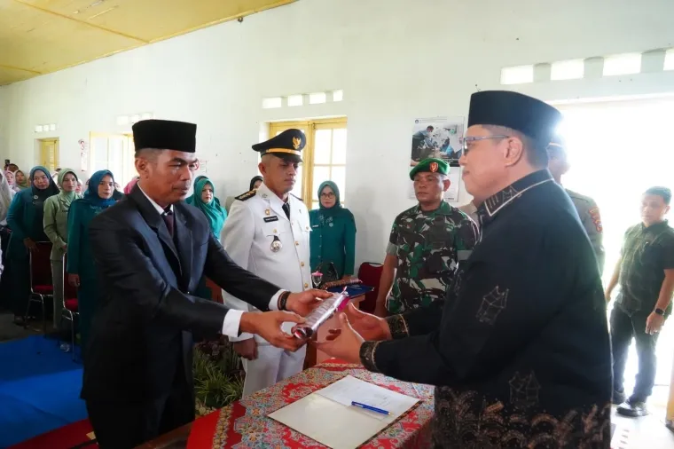 Wabup Tanah Datar Ahmad Fadly menyaksikan Sertjab Camat Lintau Buo