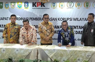 Bupati dan Ketua DPRD Tanah Datar Rakor Bersama KPK