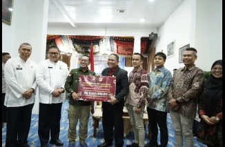 Bupati Eka Putra Terima LPj Dana Hibah Pilkada 2024