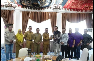 PT. Pegadaian Kanwil II Pekanbaru Serahkan Bantuan Korban Galodo