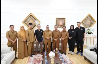 Apkasi Audiensi Bupati Eka Putra Terkait Program Bajak Sawah Gratis