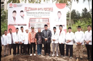 Wabup Ahmad Fadly Letakan Batu Pertama Pembangunan Kantor PKS Tanah Datar