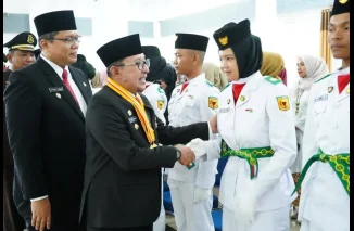Bupati Eka Putra Kukuhkan 63 Personil Paskibraka Tanah Datar