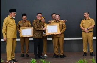 Bupati Eka Putra Terima Sertifikat WBTbI dalam Rakor SPM