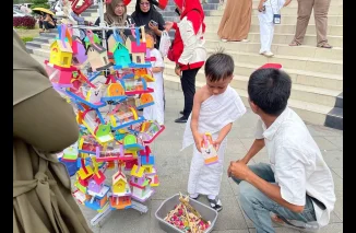 Pedagang Jajanan dan Mainan Nikmati Berkah dari Manasik Haji Anak TK