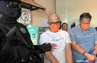 Dua orang tersangka diamankan Badan Narkotika Nasional dalam penggerebekan di sebuah apartemen di Kabupaten Tangerang. (Foto dok)