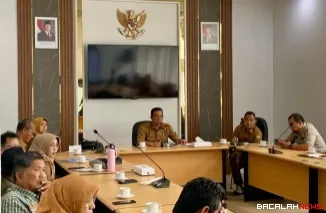 Sekdako Sonny Budaya Putra saat rapat bersama panitia pelaksana Gowes Fun Adventure pada 30 November 2025 di di Ruang VIP Balai Kota, Selasa (21/10/2025).