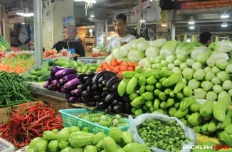 Harga Pangan Cenderung Turun di Pasar Padang Panjang.