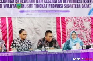 Wali Kota, Hendri Arnis saat membuka kegiatan Fasilitasi Intensifikasi dan Integrasi Pelayanan KBKR di Wilayah Khusus Provinsi Sumatera Barat, yang digelar Perwakilan BKKBN Sumbar di Hotel Pangeran, Kamis (30/10/2025). (Foto Kominfo).