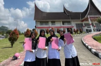 Pegawai Pemerintah Perjanjian Kerja sesaat setelah menerima SK.