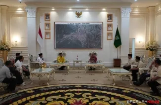 Wako Hendri Arnis saat menerima kunjungan Kepala Kantor Wilayah Kementerian Imigrasi dan Pemasyarakatan Sumatera Barat, Nurudin, di Rumah Dinas Wali Kota, Jumat (24/10/2025). (Foto Kominfo)