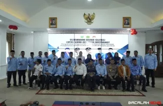 Wali Kota Hendri Arnis Kukuhkan FKUB dan AGPAI Periode 2025--2030 di Pendopo Rumah Dinas Wali Kota, Rabu (15/10/2025).