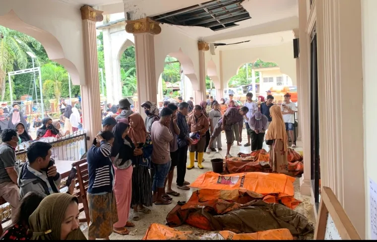 Sejumlah jenazah korban banjir bandang menerjang beberapa jorong di Nagari Salareh Aia Timur, Kecamatan Palembayan, Kabupaten Agam telah berhasil dievakuasi. Dok