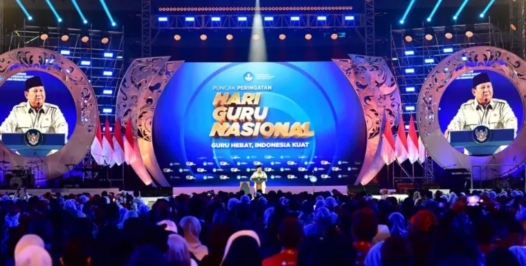 Presiden Prabowo Subianto menghadiri Puncak Peringatan Hari Guru Nasional Tahun 2025 yang digelar di Indonesia Arena, Jakarta, pada Jumat, 28 November 2025. Foto: BPMI Setpres