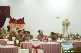 Wabup Tanah Datar Ahmad Fadly menghadiri High Level Meeting Tim Percepatan dan Perluasan Digitalisasi Daerah (TP2DD) dan Capacity Building dalam rangka penyusunan Roadmap ETPD tahun 2025 di Padang.