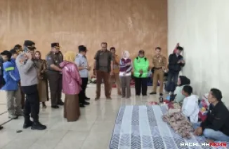 Wako Ramlan Nurmatias tinjau warga yang mengungsi ke Kantor KPPN Kota Bukittinggi. Foto Istimewa