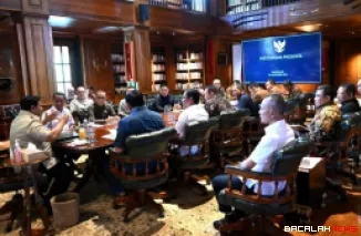Presiden Republik Indonesia Prabowo Subianto memanggil sejumlah anggota Kabinet Merah Putih ke kediaman pribadinya di Hambalang, Bogor, pada Minggu, 23 November 2025. Foto: BPMI Setpres.