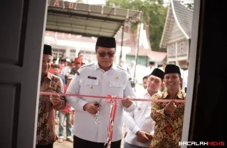Wabup Ahmad Fadly meresmikan  rumah layak huni yang dibangun perantau G3AD Jorong Guguak Gadang, Nagari Padang Magek, Kecamatan Rambatan.