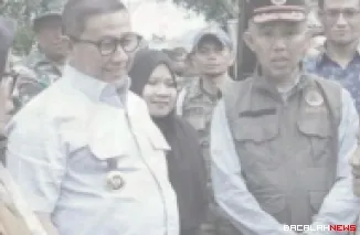 Wali Kota Bukittinggi, Ramlan Nurmatias, temui warga yang direlokasi dari bibir ngarai ke salah satu MDA berada di kelurahan BCKR, Jumat (28/11/2025). Foto Kominfo.