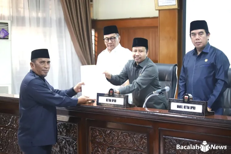 DPRD dan Pemko Bukittinggi Sahkan Raperda Pengelolaan Jaminan Produk Halal